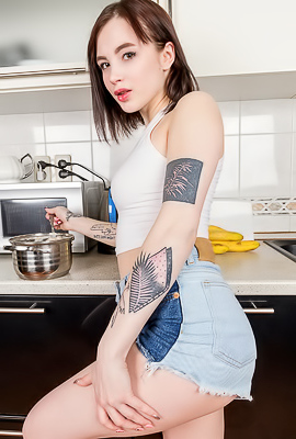 Scarlet Full Nude Erotica