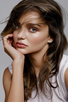 Australian erotic model Miranda Kerr in nude scene