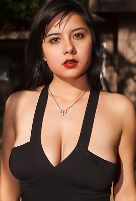 Amber Santos Provocative Photos Of Beautiful Women