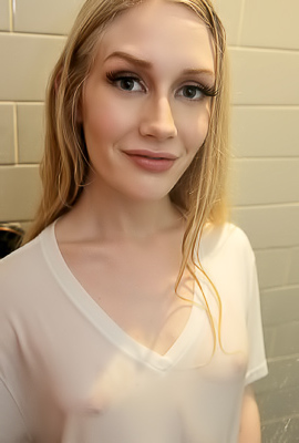 Emma Starletto Ready To Fuck Without Waiting Another Moment