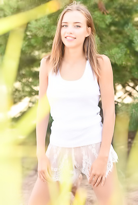 Small Teen Girl Maxa Getting Naked Outdoors