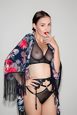 Elilith Noir With Red Lip And Shows Us Her Sultry Side