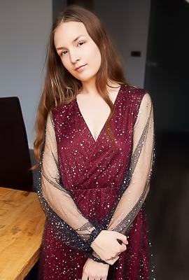 Bellaria Alluring Pussy Spread And Natural Beauty In An Artistic Set